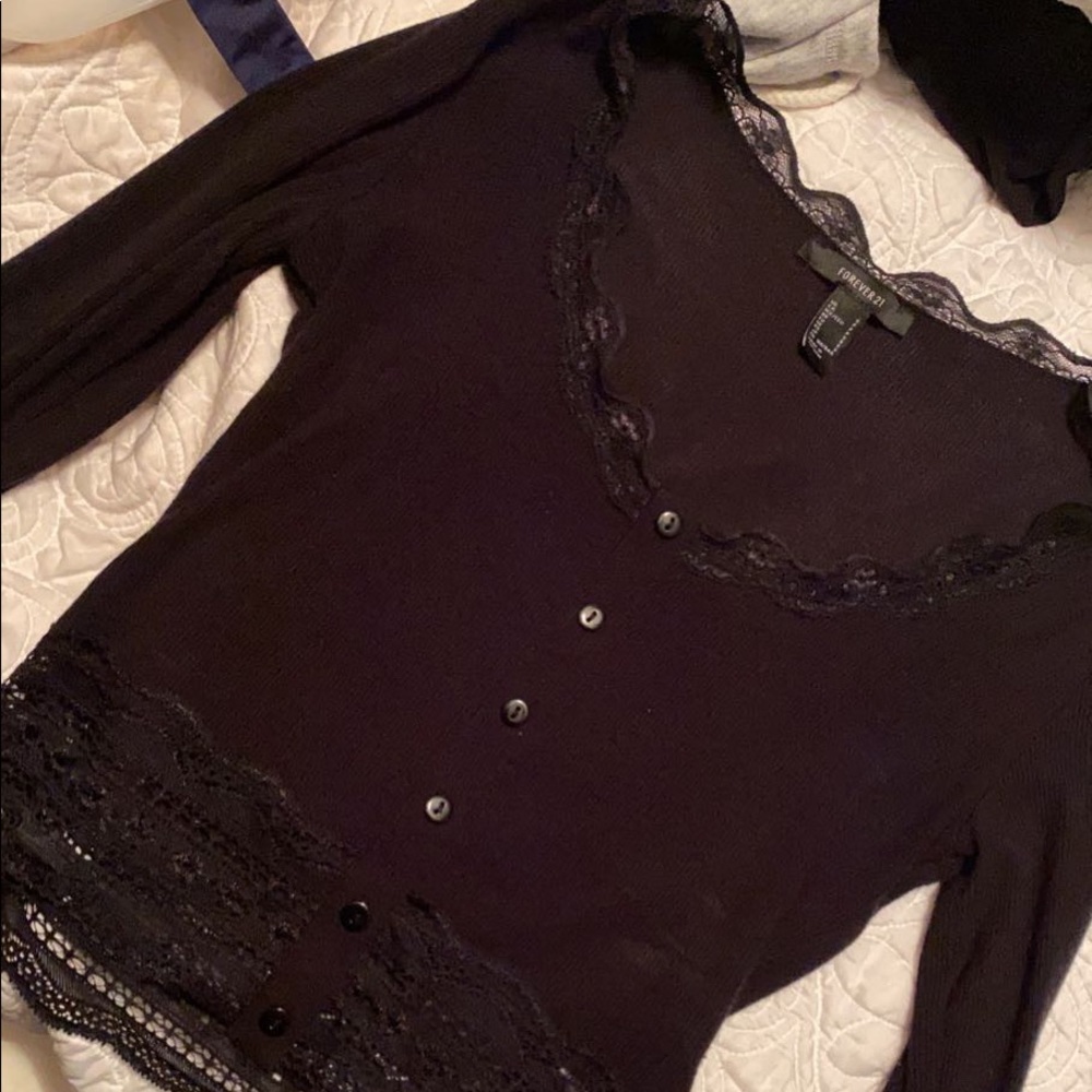 cropped black long sleve